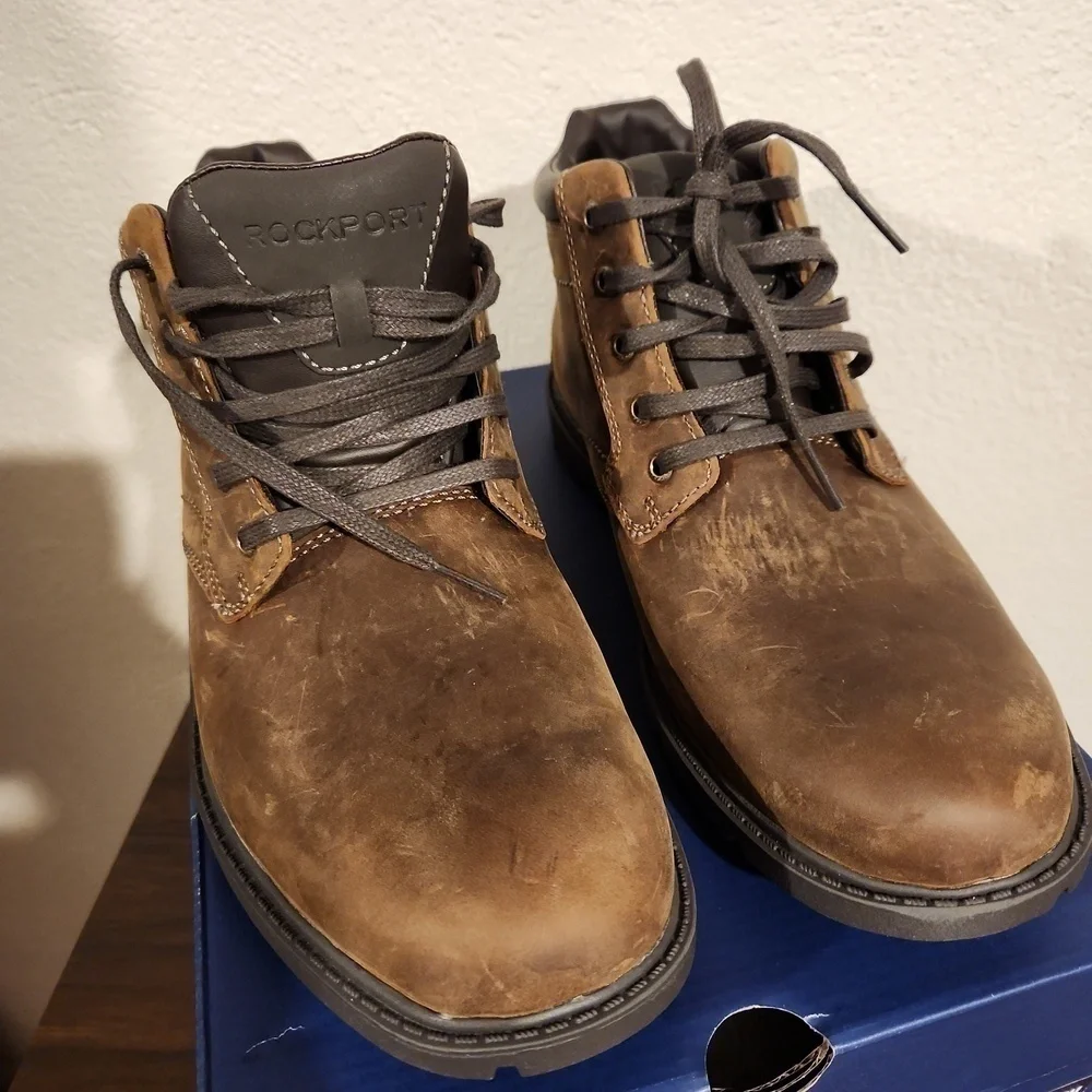 Rockport Storm Surge Plain Toe Boots Size 8.5 Wide